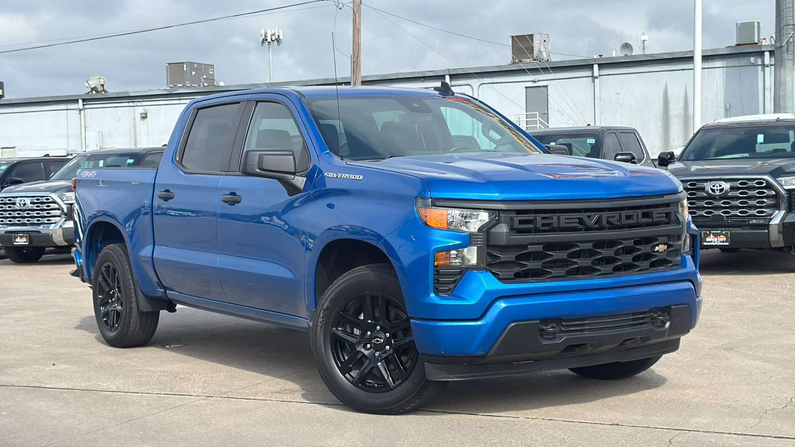 2022 Chevrolet Silverado 1500 Custom 2