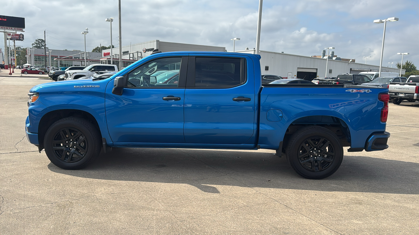 2022 Chevrolet Silverado 1500 Custom 9