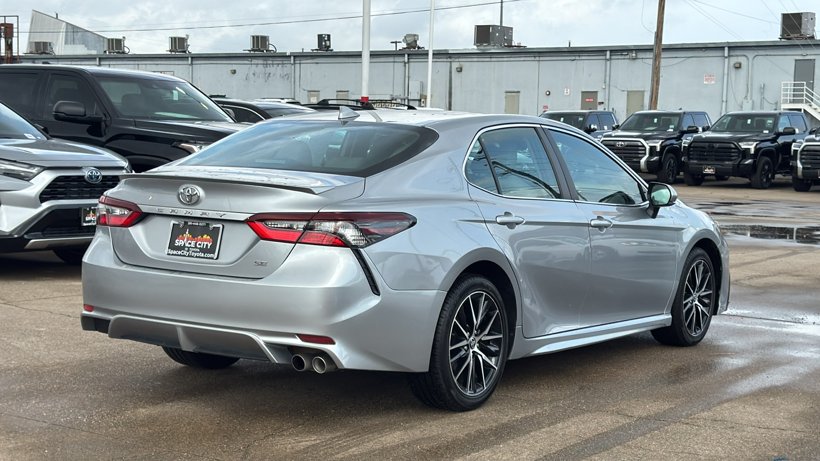 2022 Toyota Camry SE 4