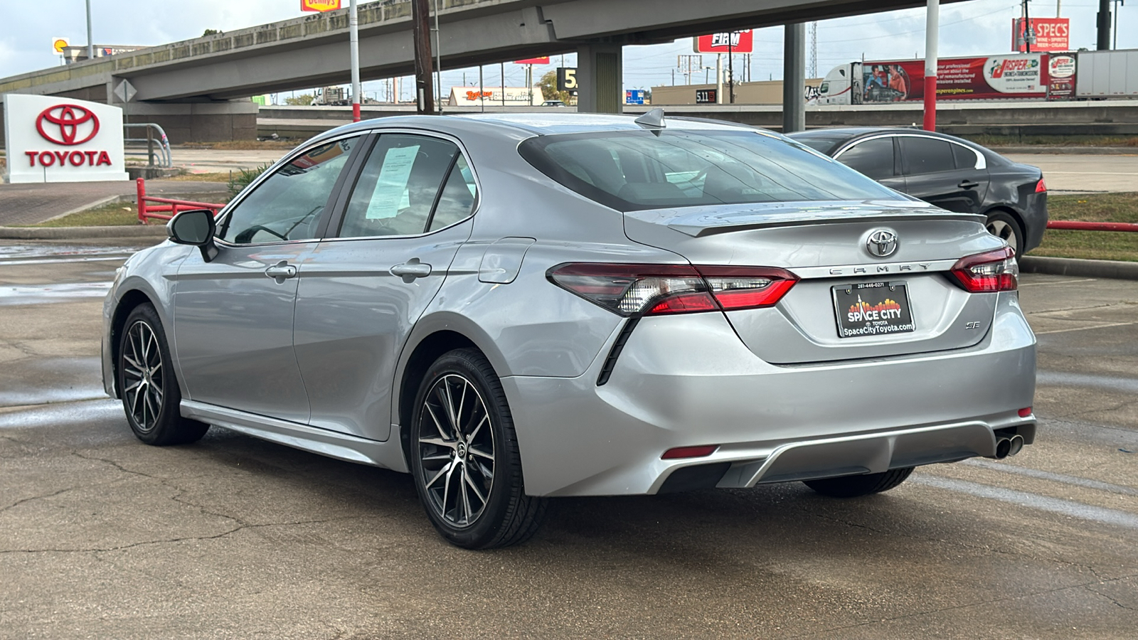 2022 Toyota Camry SE 6