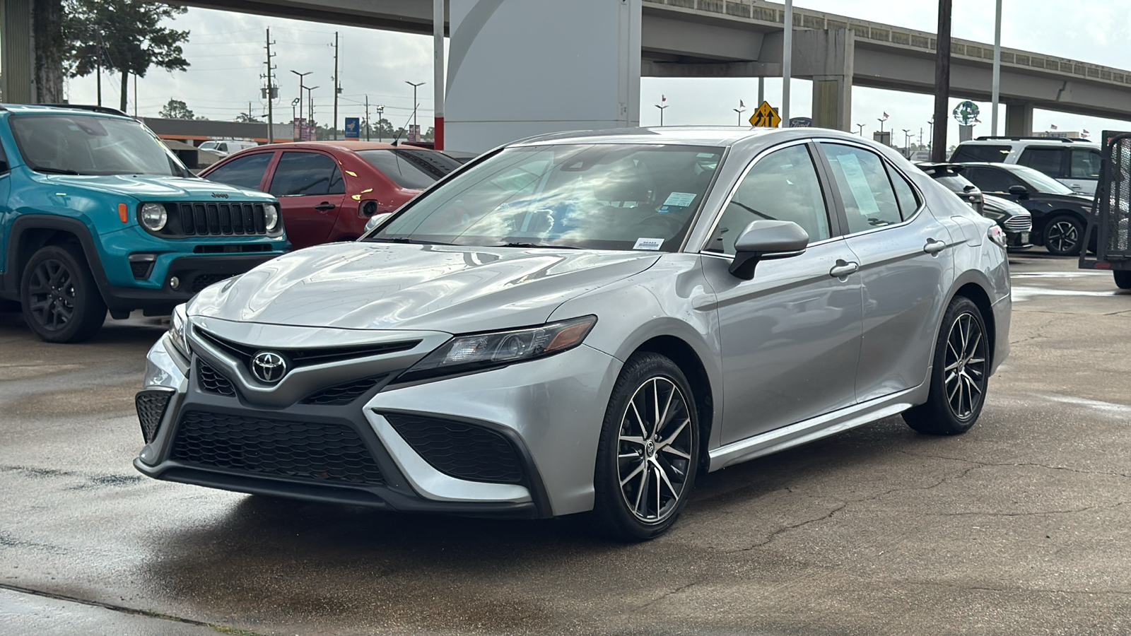 2022 Toyota Camry SE 8