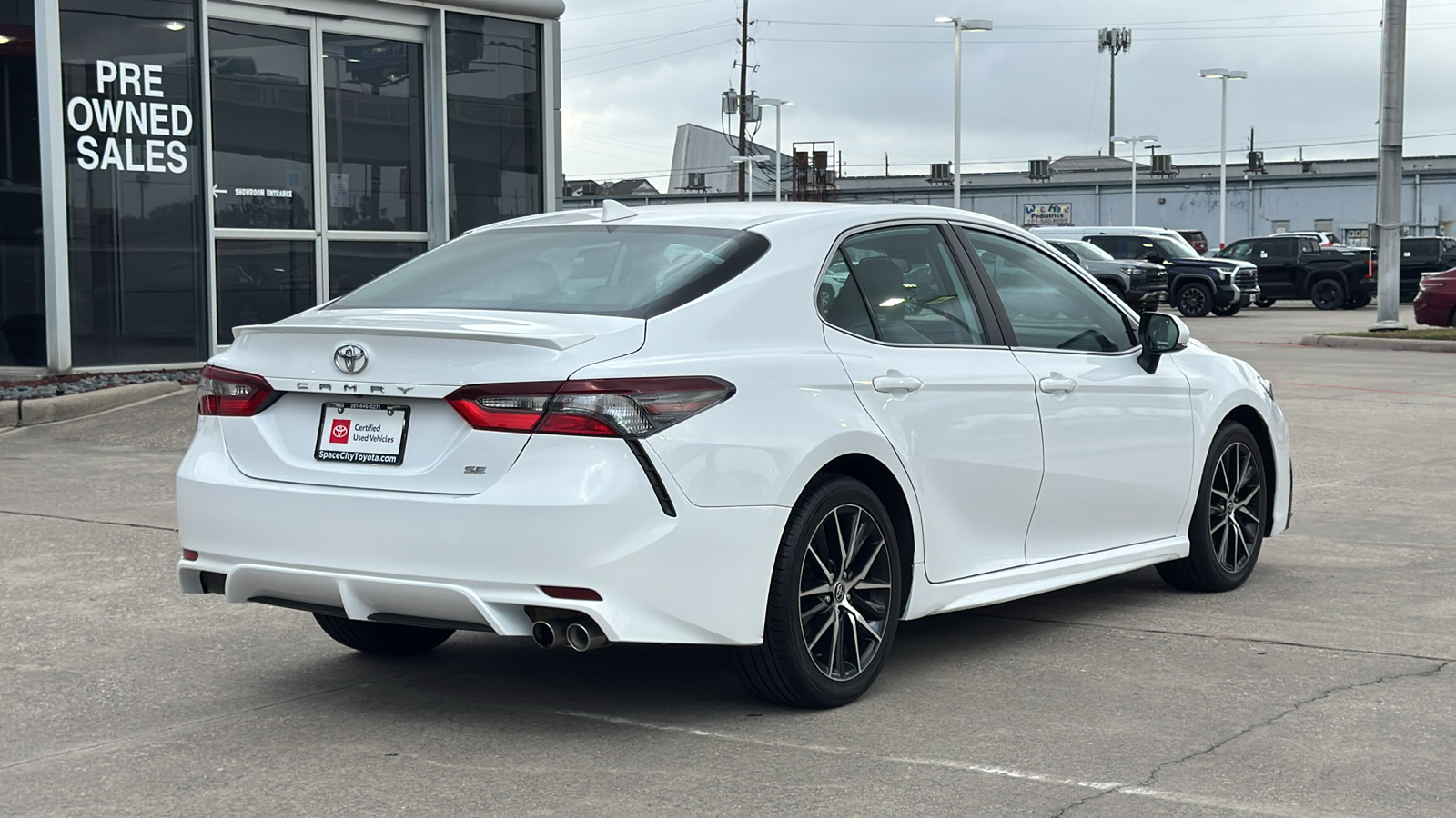 2022 Toyota Camry SE 4