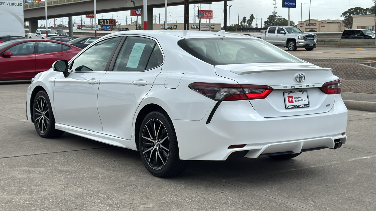 2022 Toyota Camry SE 6