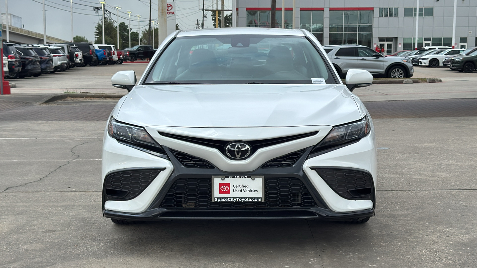 2022 Toyota Camry SE 9