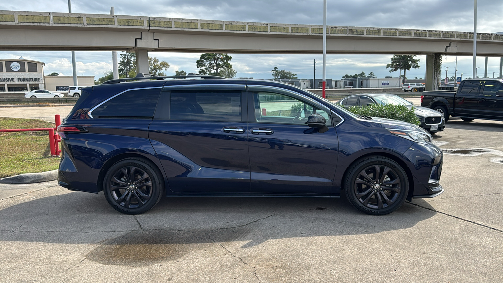 2022 Toyota Sienna XSE 3