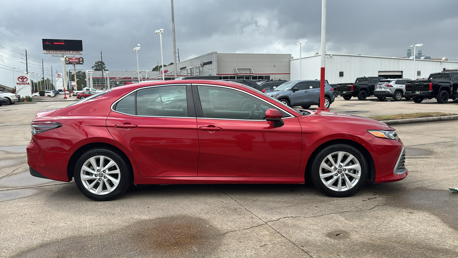 2023 Toyota Camry LE 3