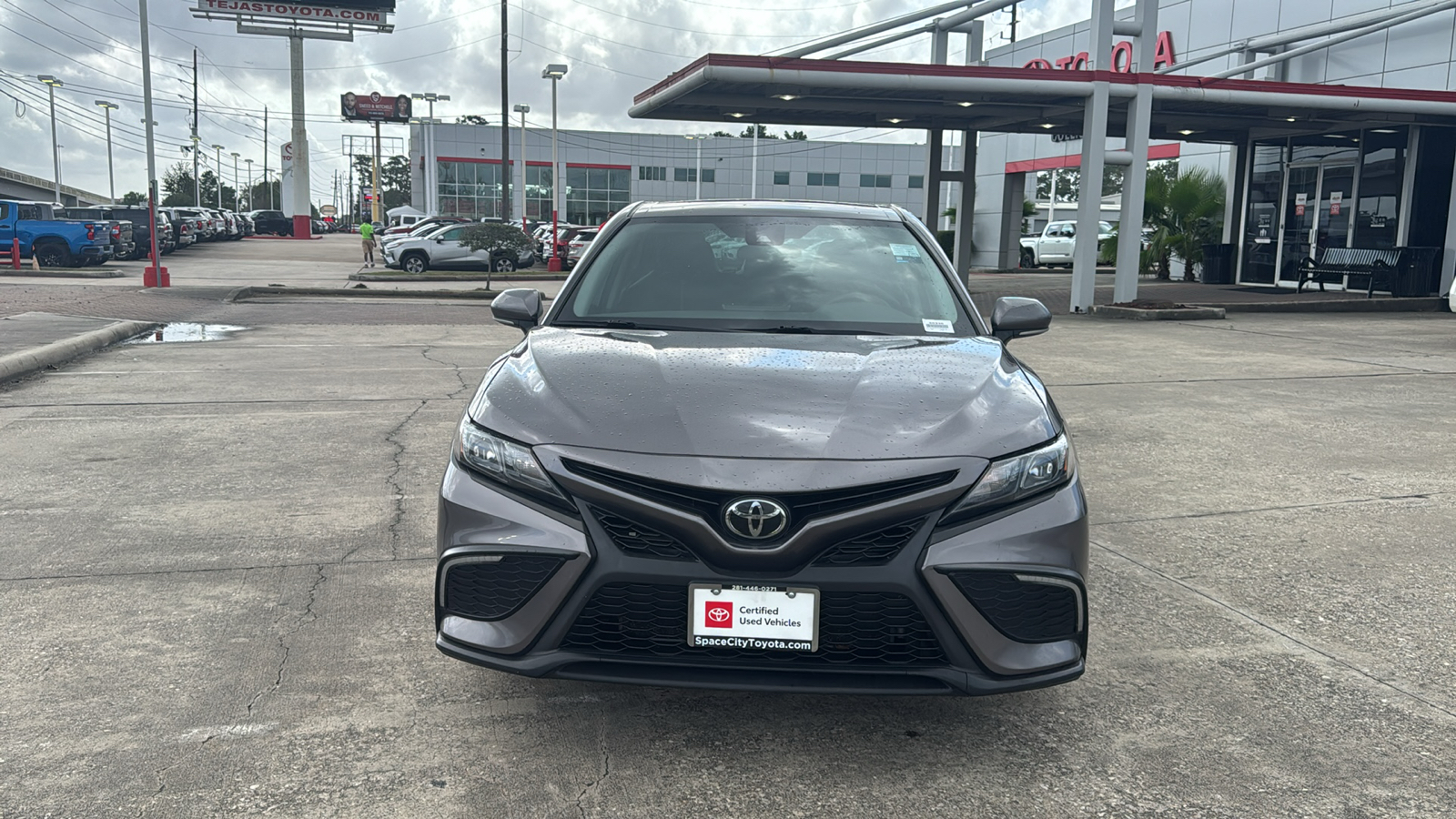 2022 Toyota Camry SE 3