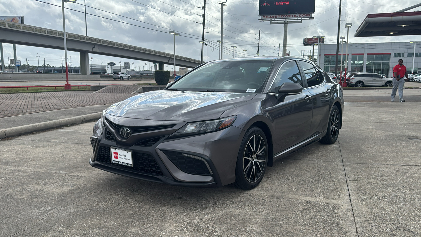 2022 Toyota Camry SE 4