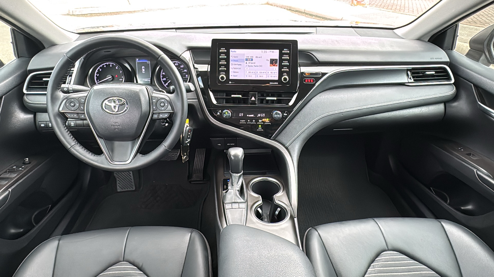 2022 Toyota Camry SE 17