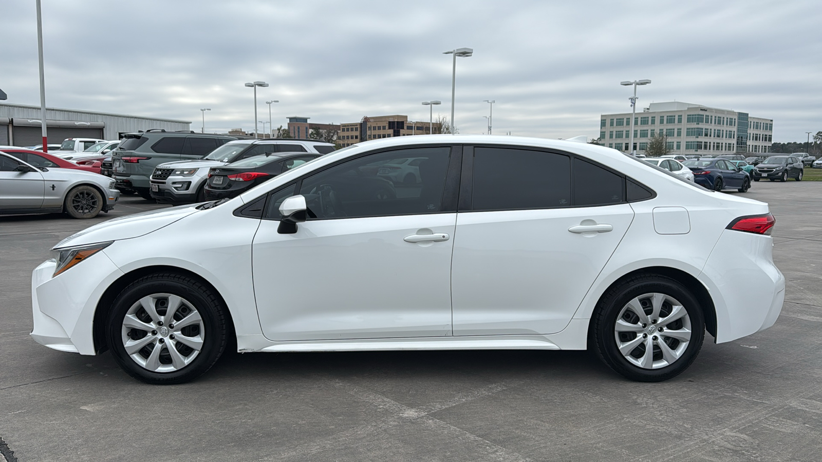 2020 Toyota Corolla LE 4