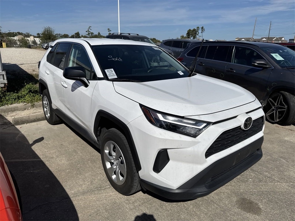 2023 Toyota RAV4 LE 2