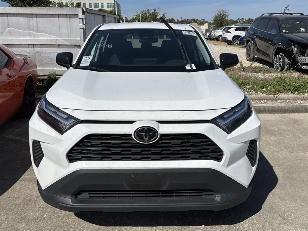 2023 Toyota RAV4 LE 4