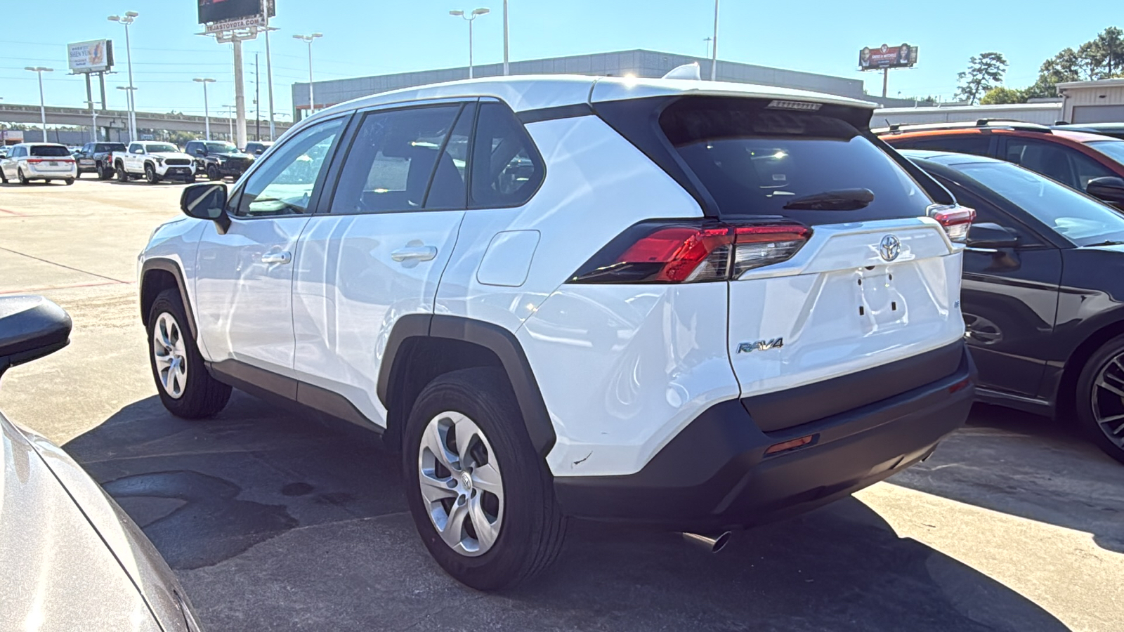 2024 Toyota RAV4 LE 5