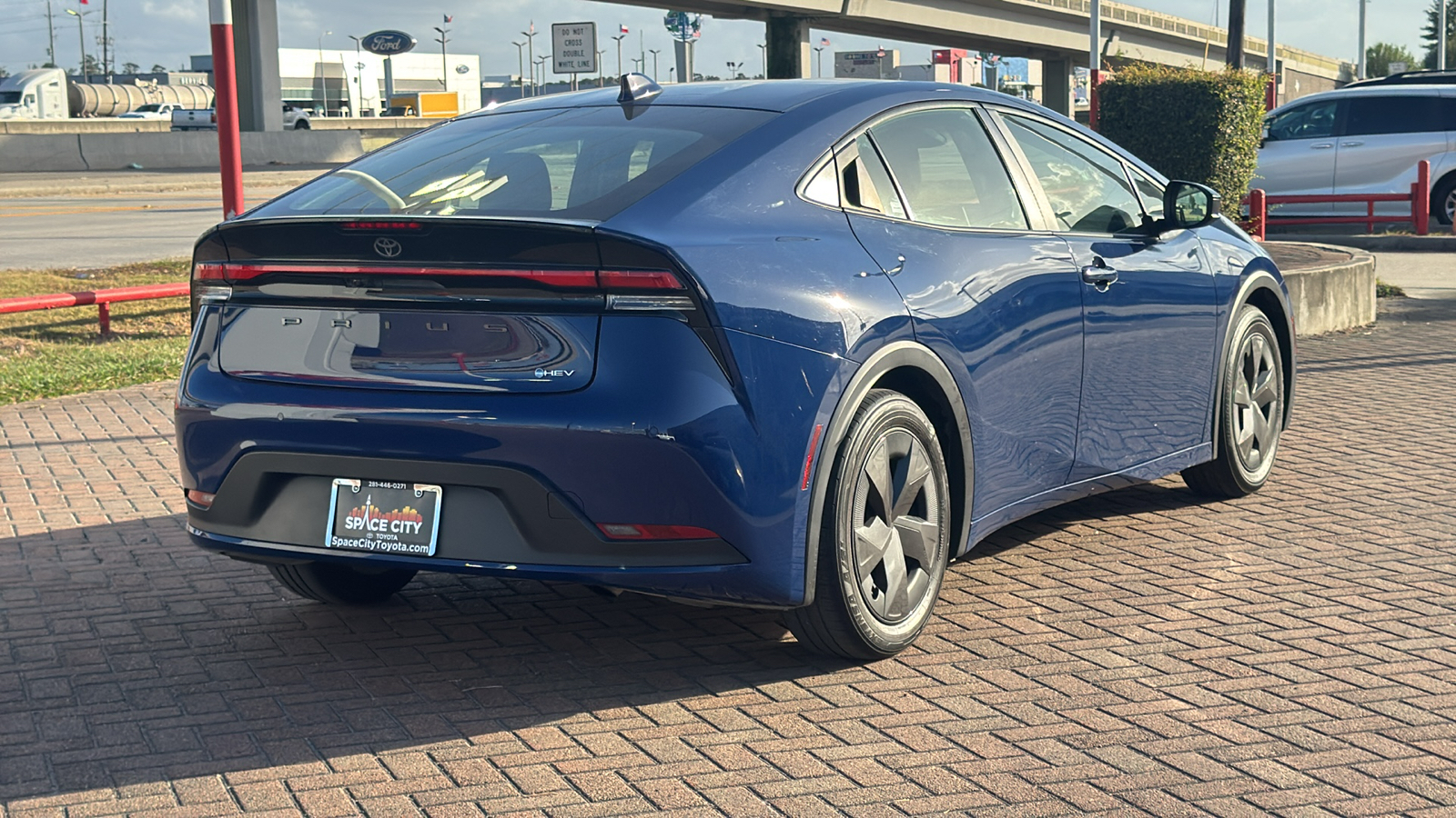 2023 Toyota Prius LE 4