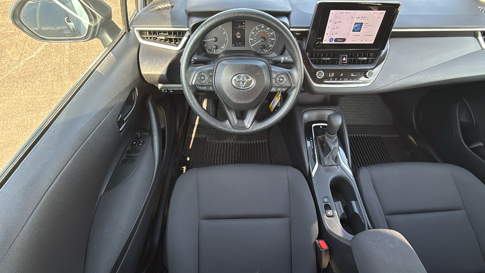 2024 Toyota Corolla LE 19