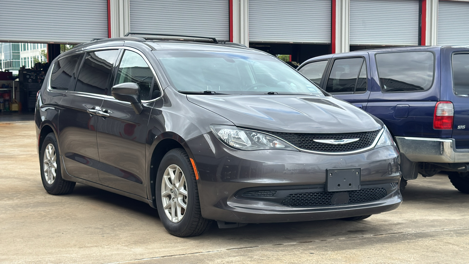 2021 Chrysler Voyager LXI 1