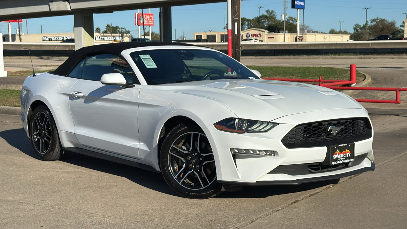 2022 Ford Mustang EcoBoost Premium 2