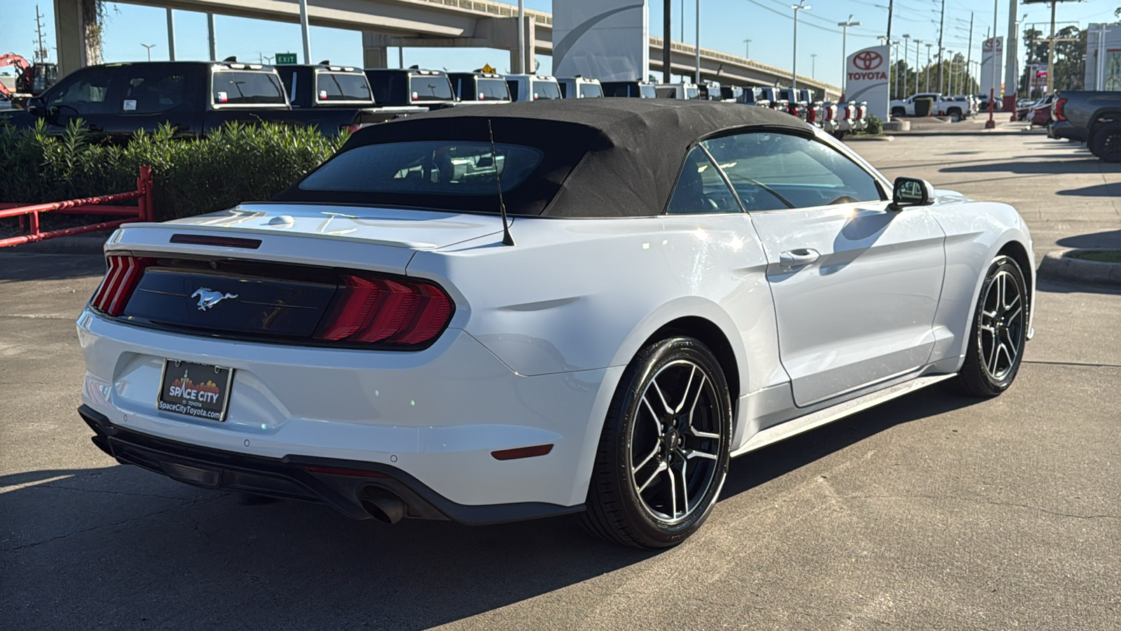 2022 Ford Mustang EcoBoost Premium 8