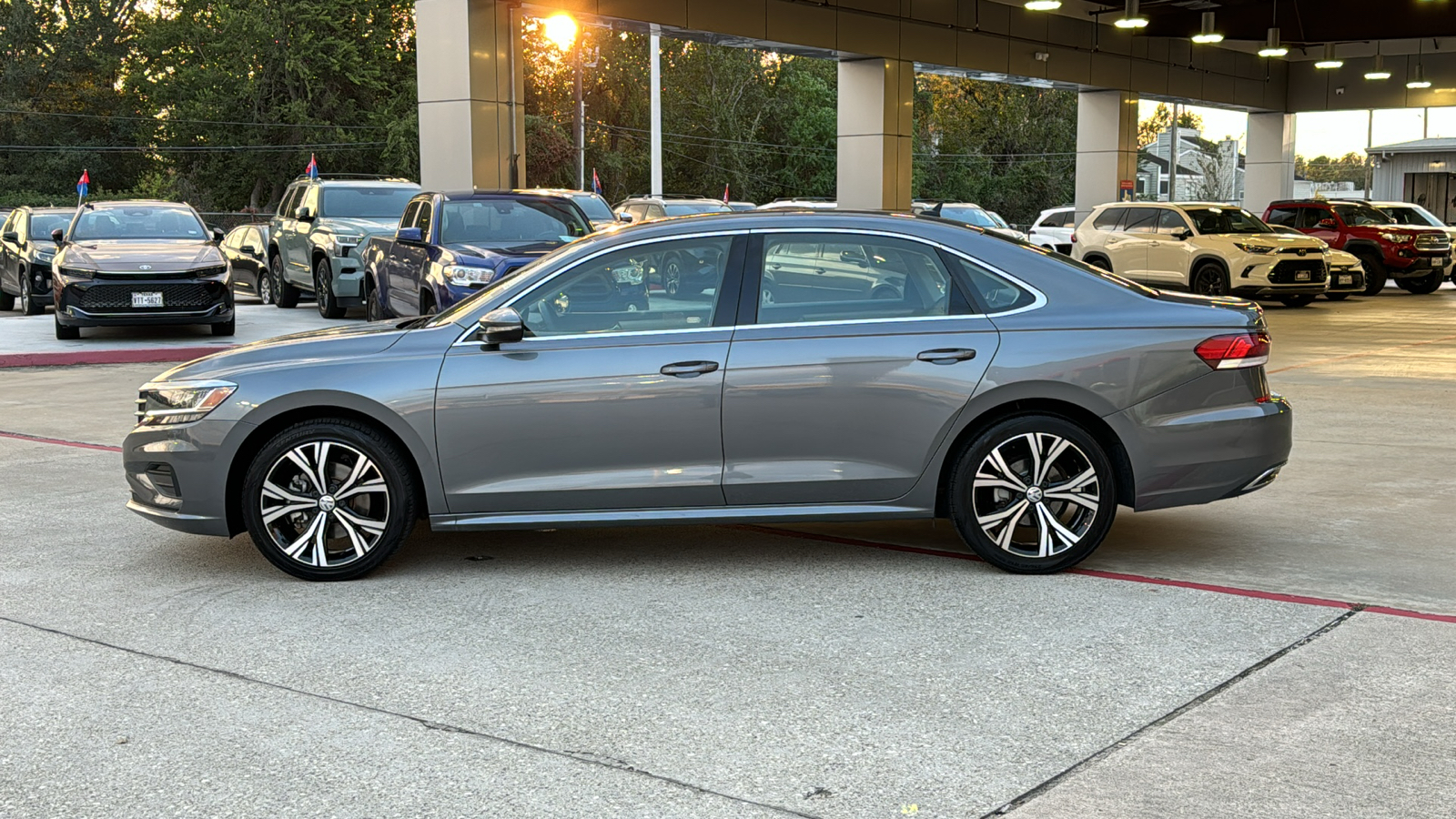 2022 Volkswagen Passat 2.0T SE 5