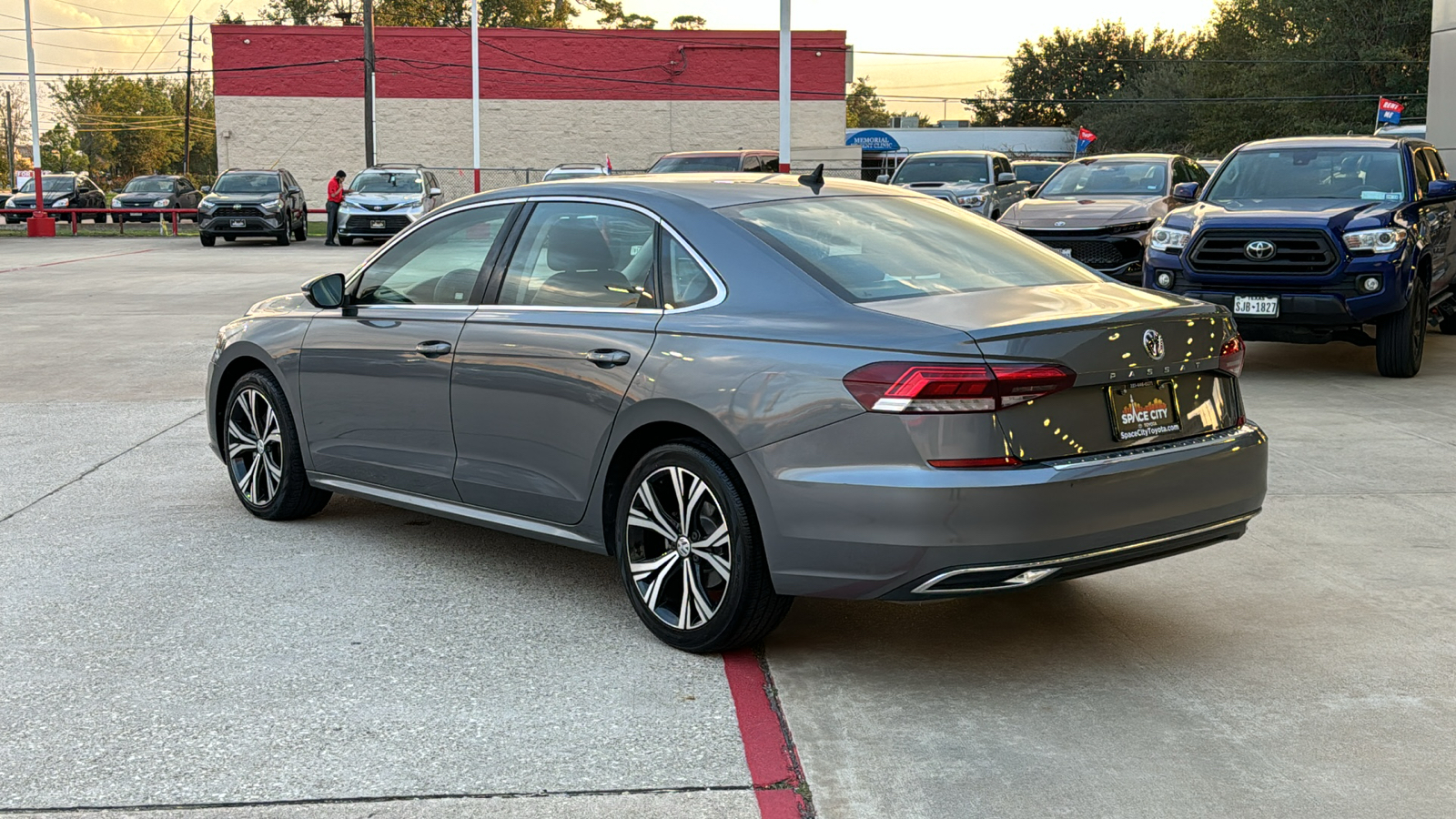 2022 Volkswagen Passat 2.0T SE 6