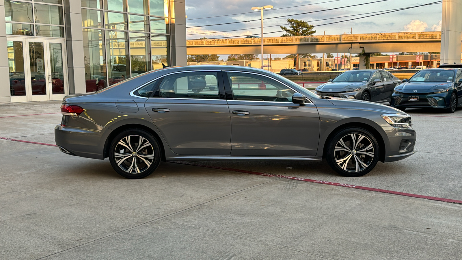 2022 Volkswagen Passat 2.0T SE 9