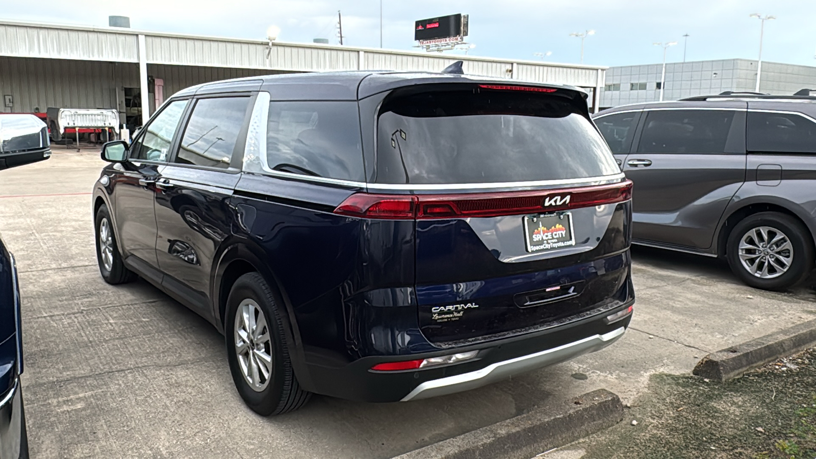 2024 Kia Carnival LX 5