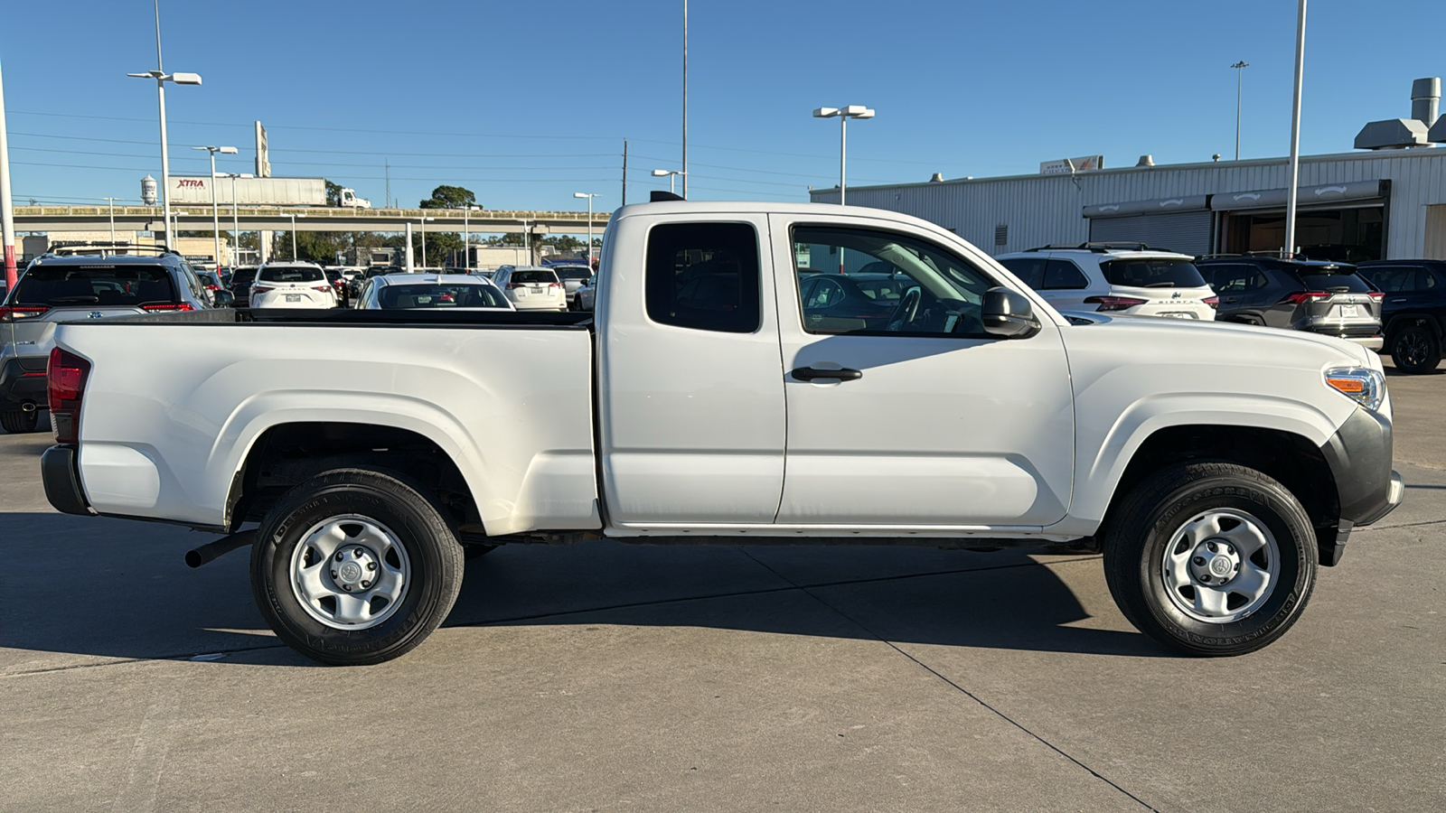 2023 Toyota Tacoma SR 8