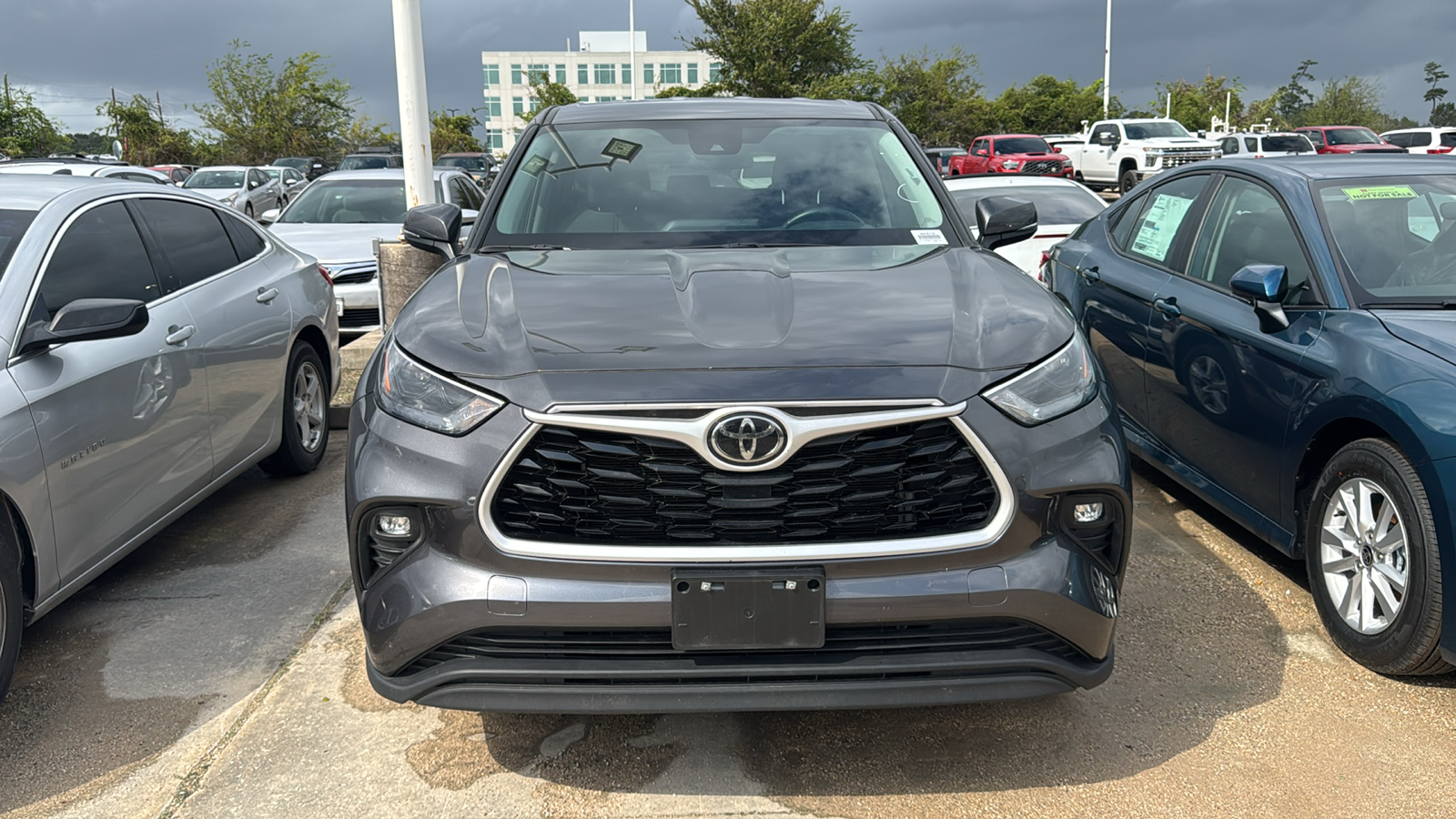 2024 Toyota Highlander LE 3