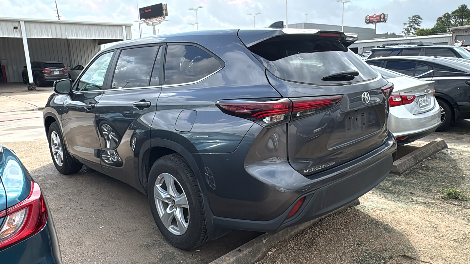 2024 Toyota Highlander LE 5