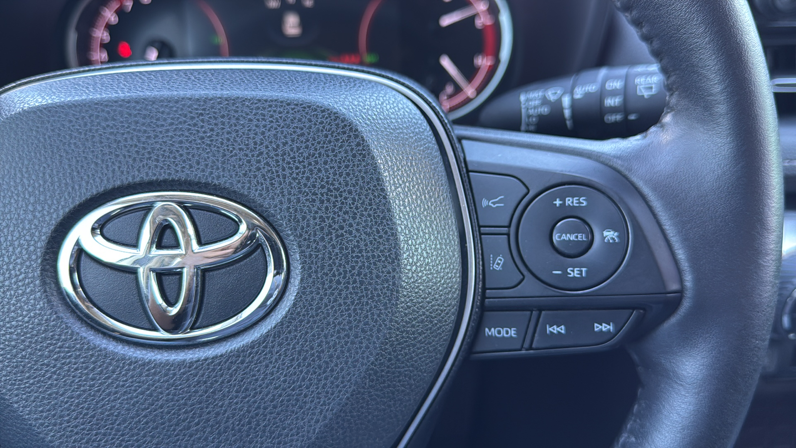 2019 Toyota RAV4 Limited 24