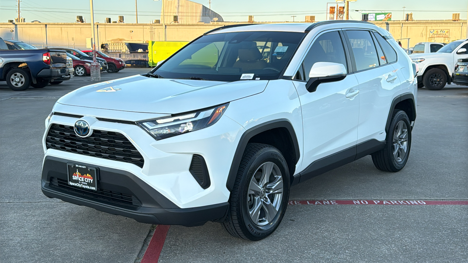 2023 Toyota RAV4 Hybrid XLE 3