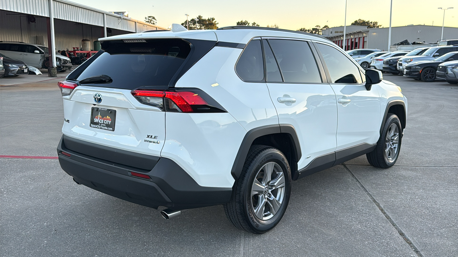 2023 Toyota RAV4 Hybrid XLE 6