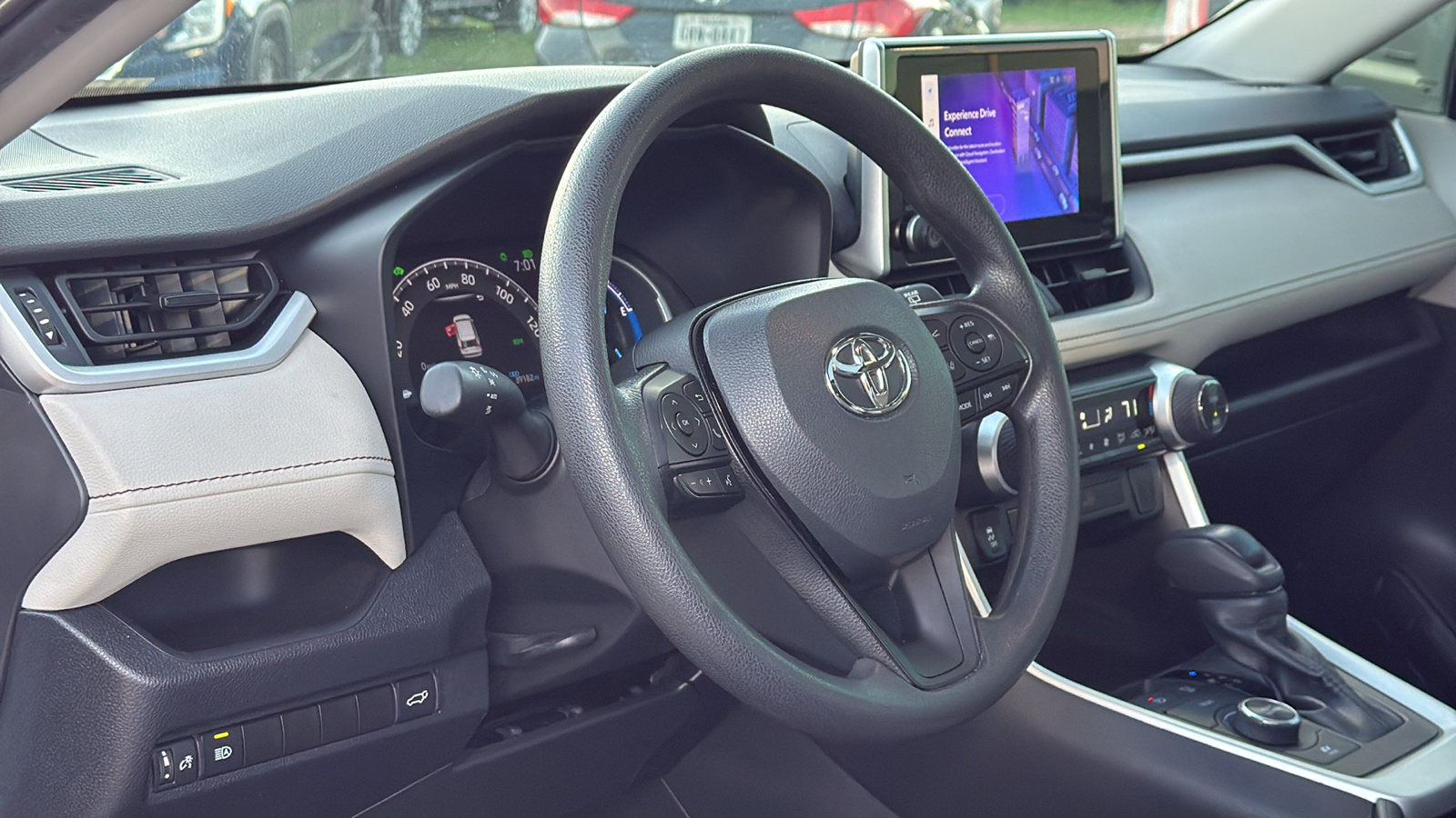 2023 Toyota RAV4 Hybrid XLE 10