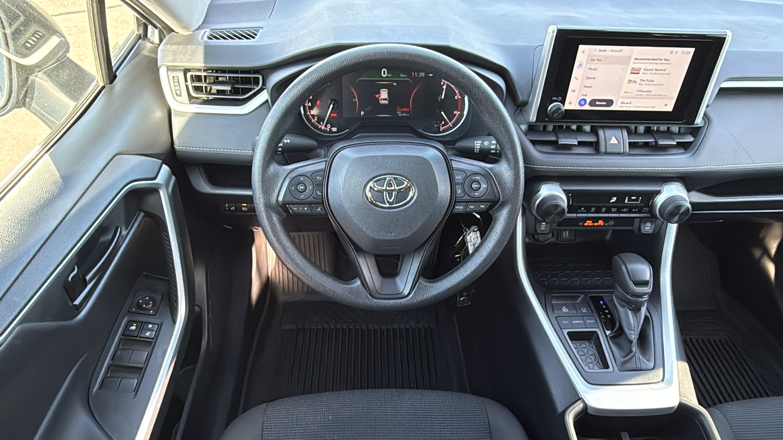 2024 Toyota RAV4 LE 19