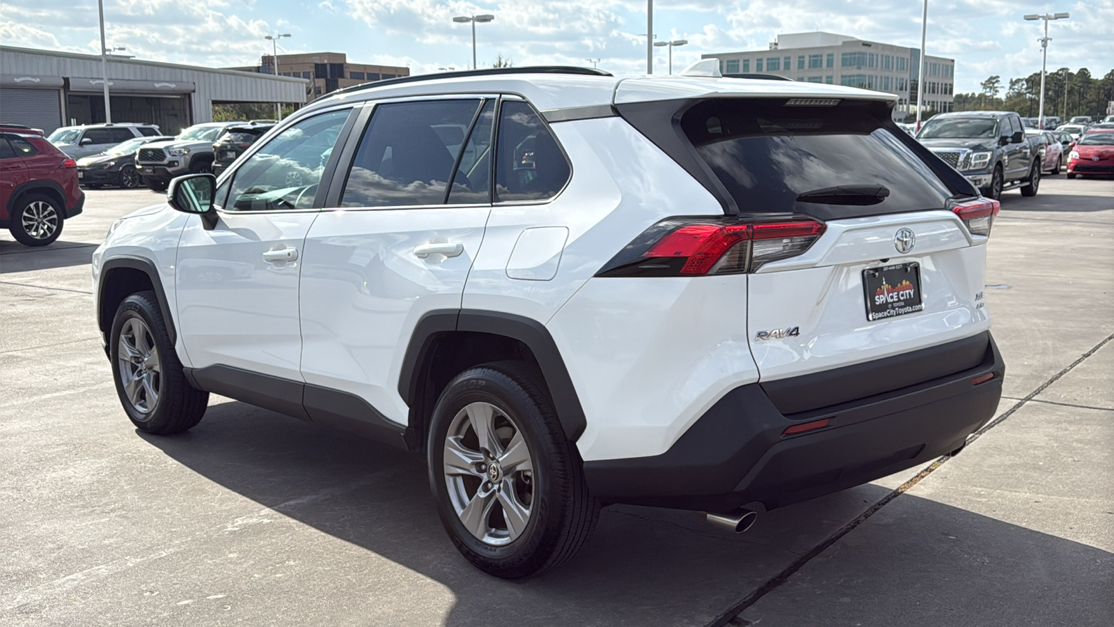 2024 Toyota RAV4 XLE 6