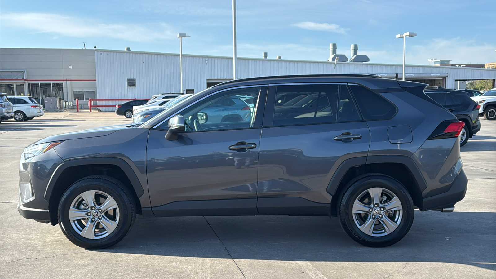 2024 Toyota RAV4 XLE 5