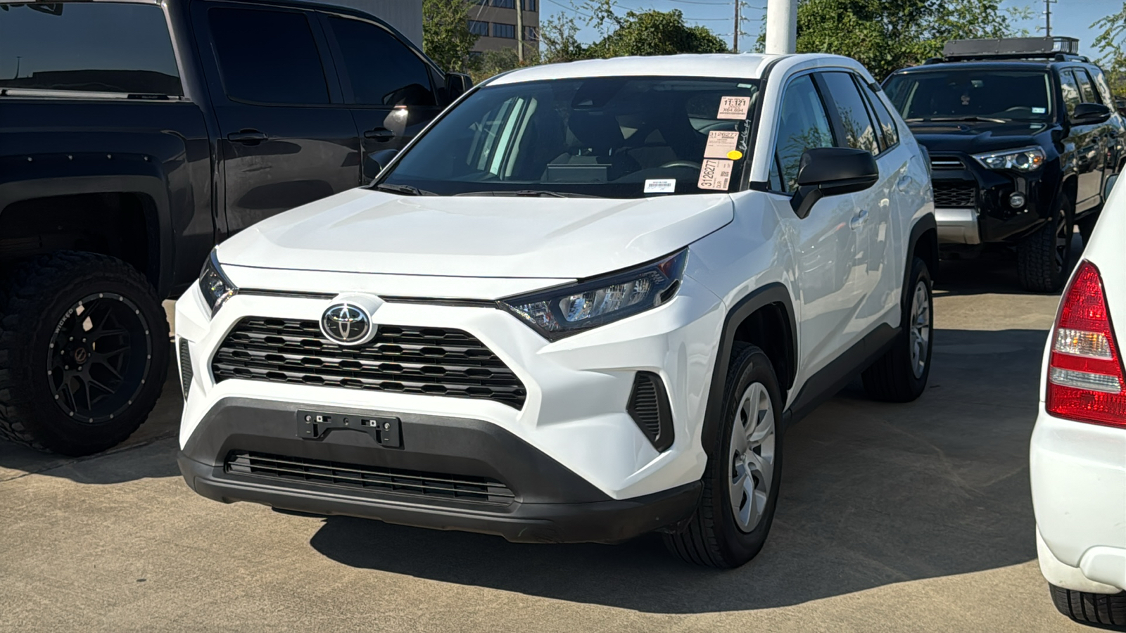 2022 Toyota RAV4 LE 4