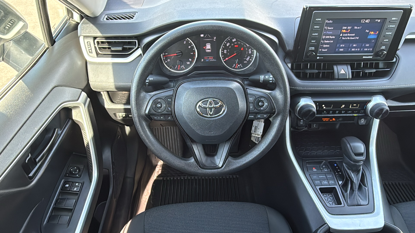 2022 Toyota RAV4 LE 19