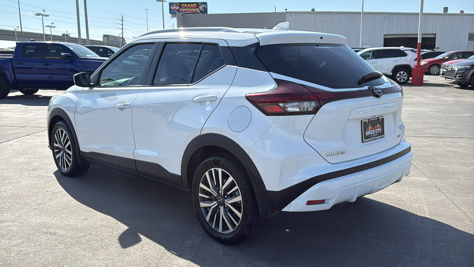 2023 Nissan Kicks SV 6