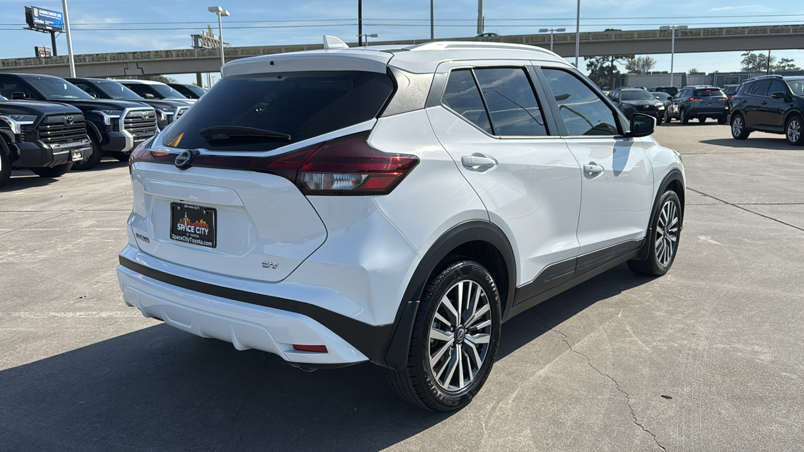 2023 Nissan Kicks SV 8