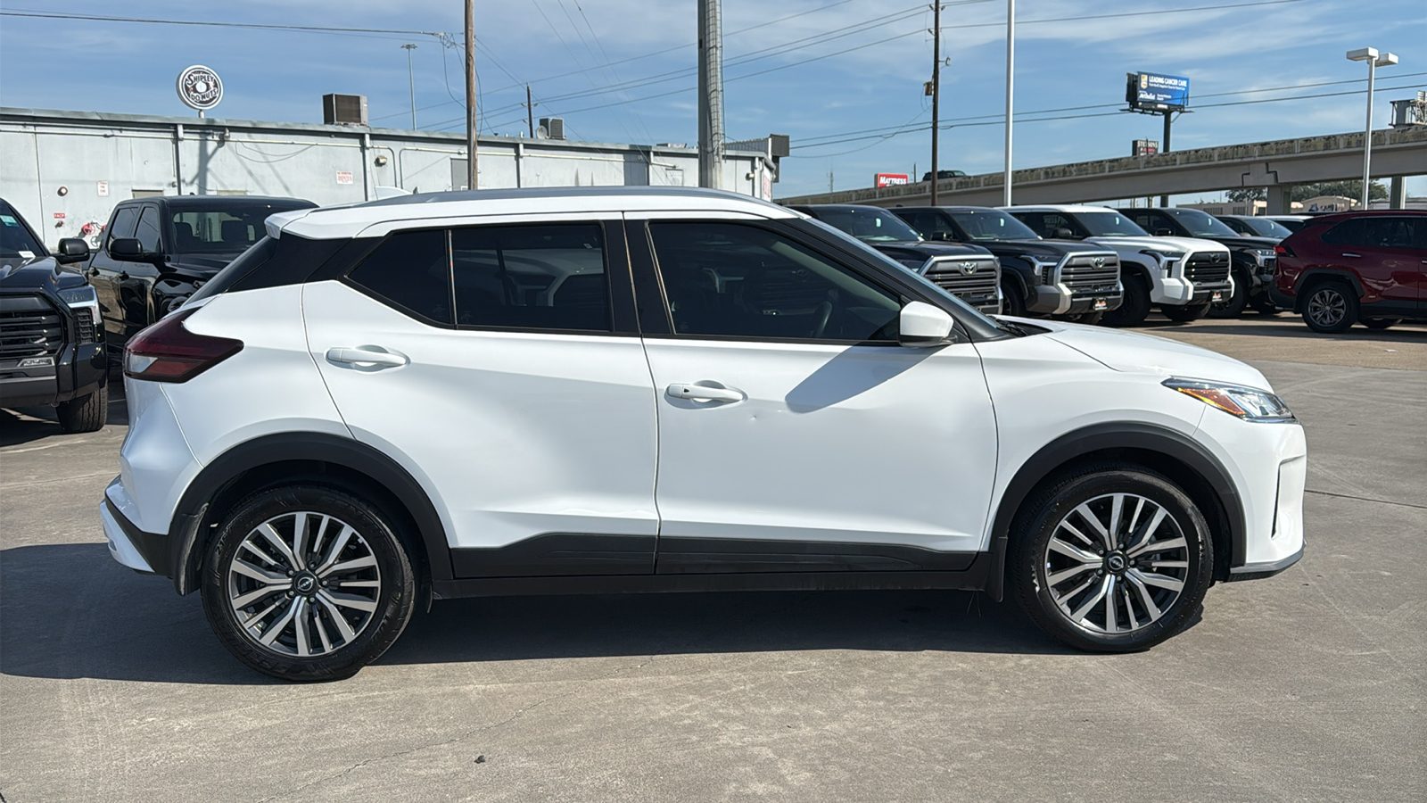 2023 Nissan Kicks SV 9