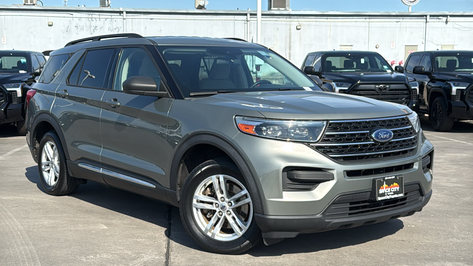 2020 Ford Explorer XLT 2