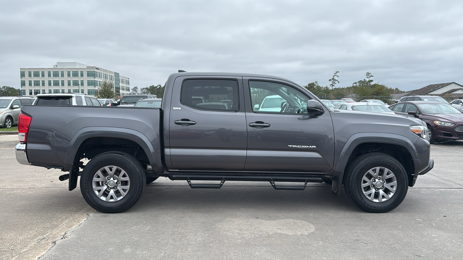 2017 Toyota Tacoma SR5 8