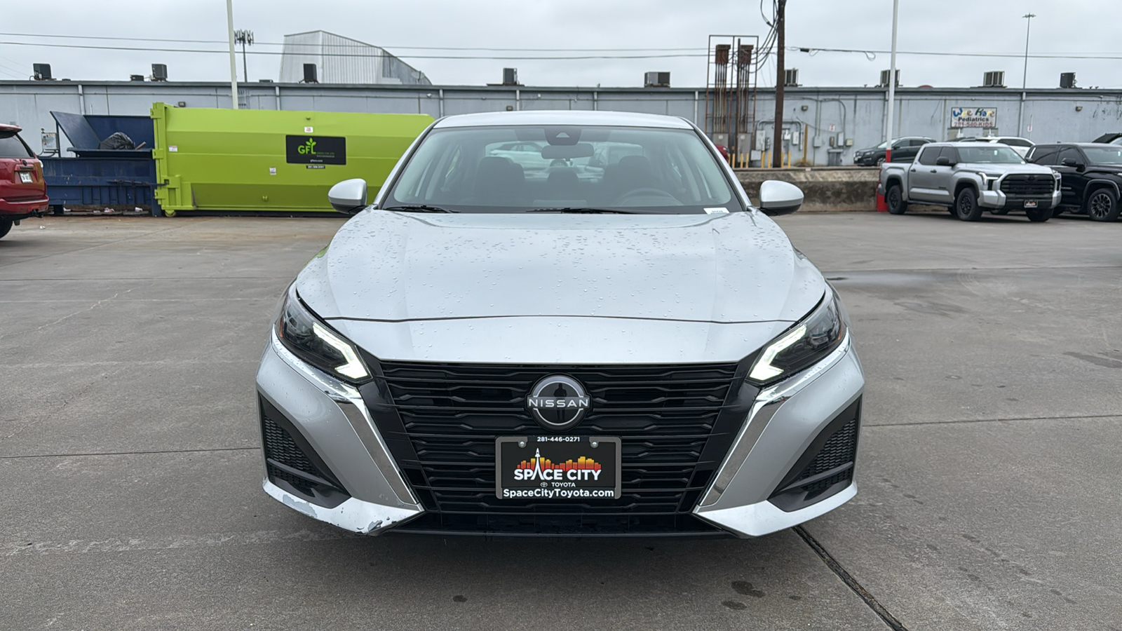 2023 Nissan Altima 2.5 SV 2