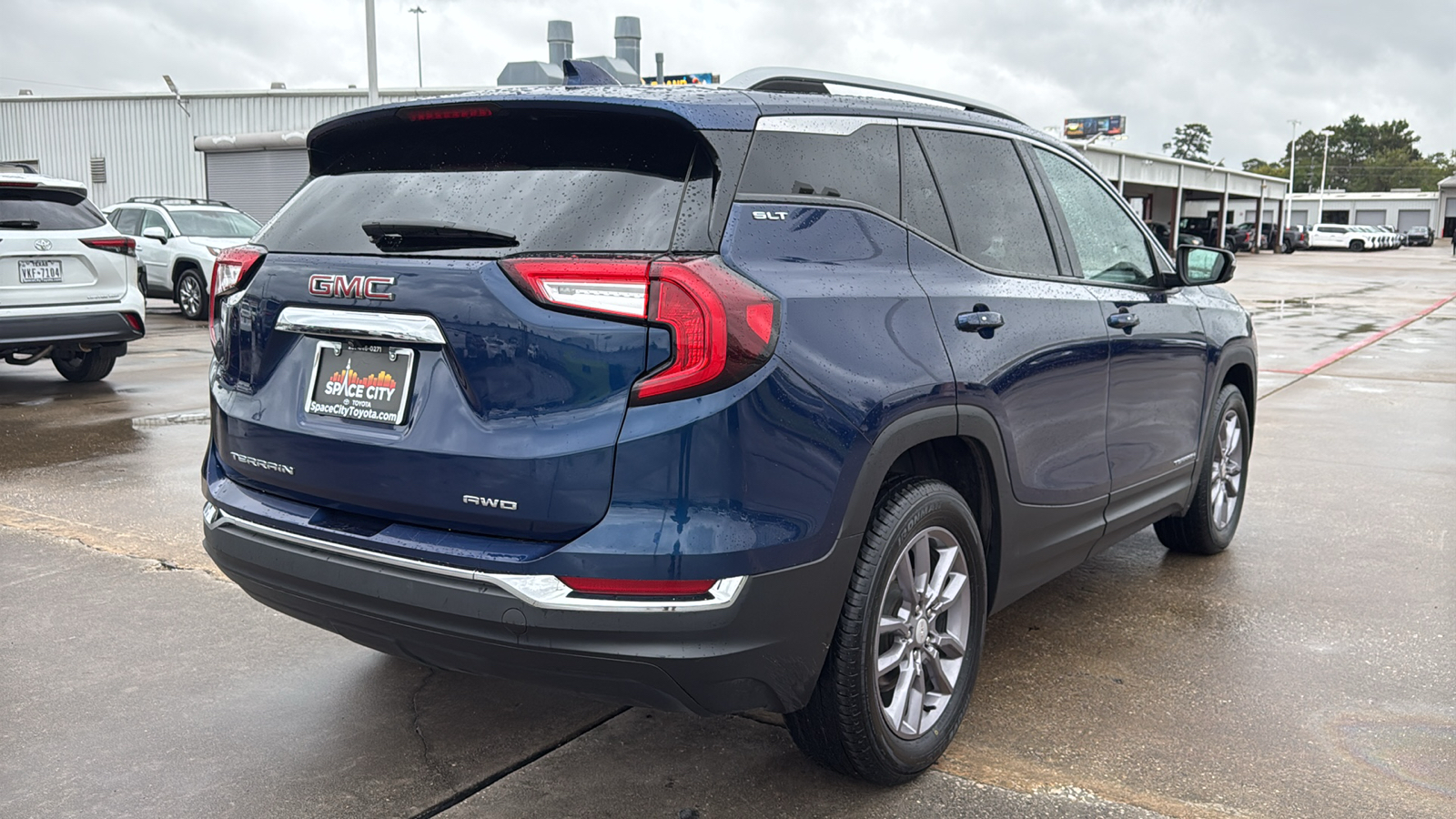 2023 GMC Terrain SLT 8