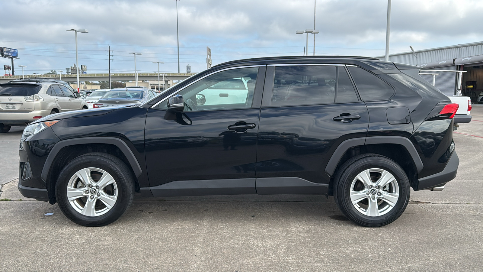 2021 Toyota RAV4 XLE 4