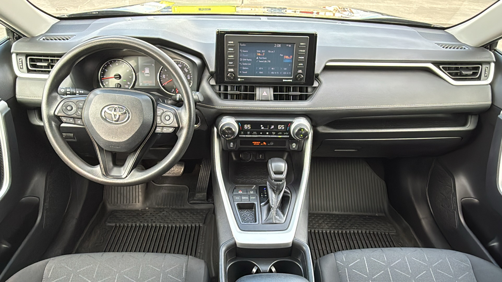 2021 Toyota RAV4 XLE 18