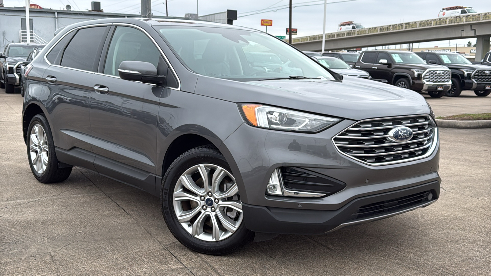 2022 Ford Edge Titanium 2