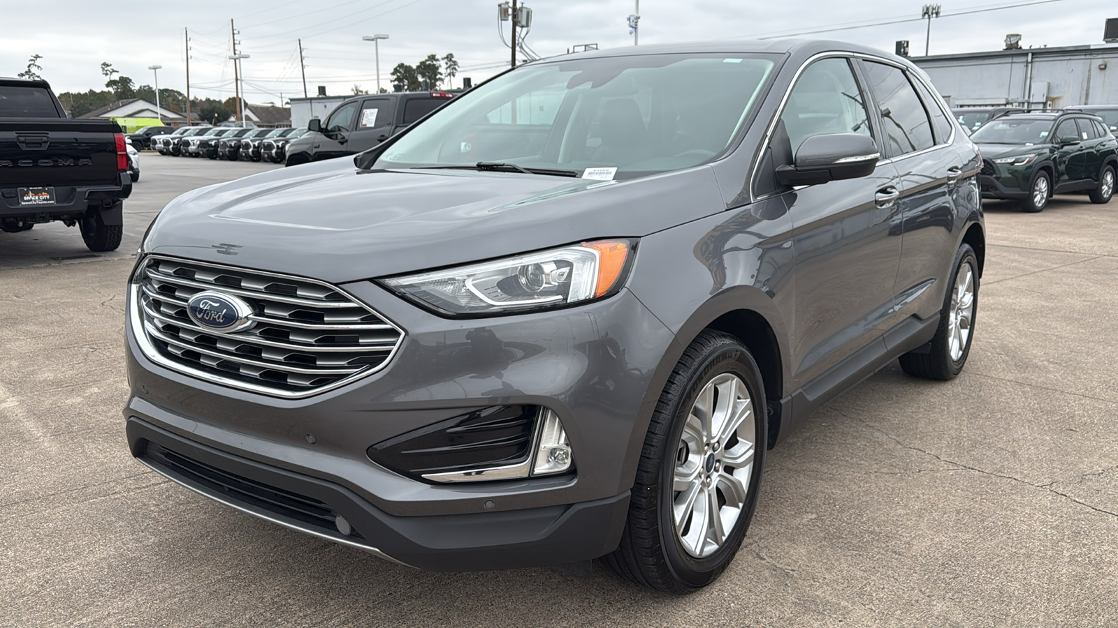 2022 Ford Edge Titanium 4