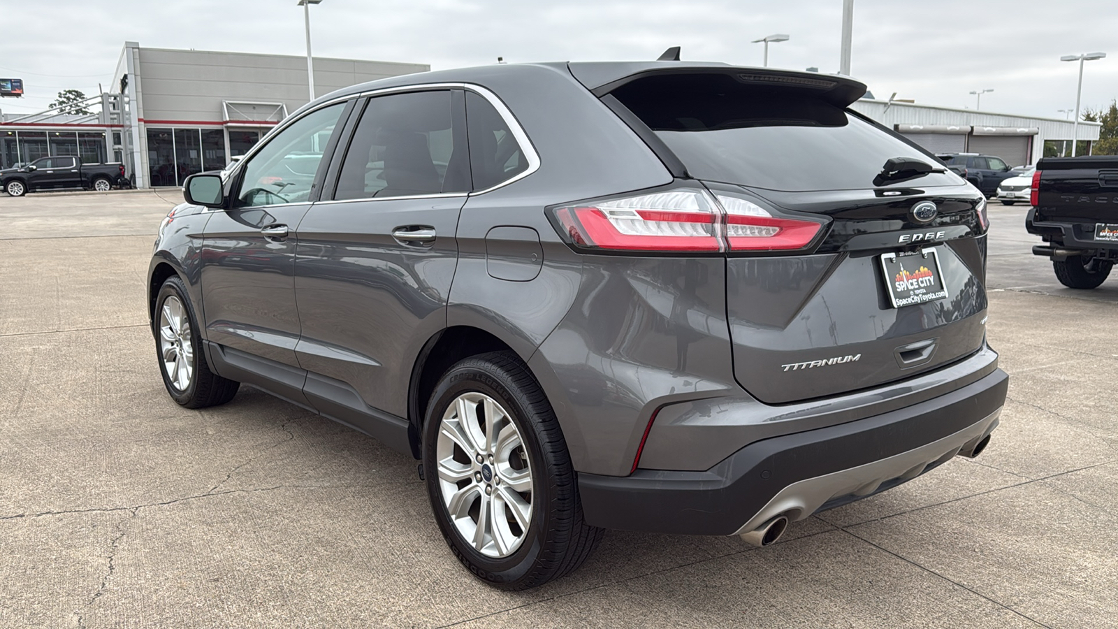 2022 Ford Edge Titanium 6